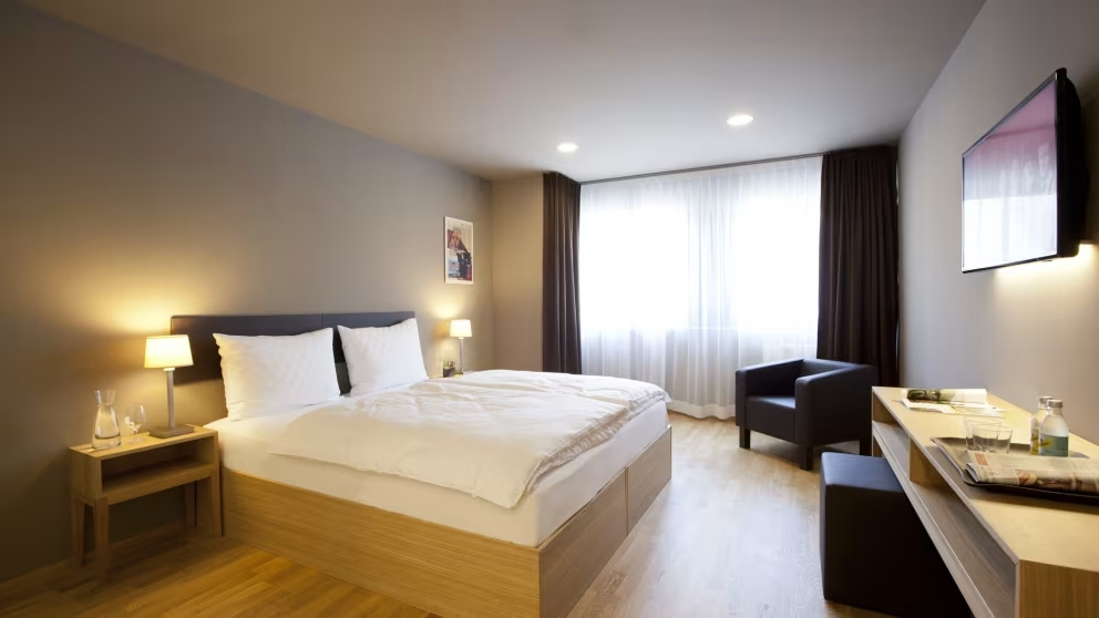 X-Large Double room (full double bed)
