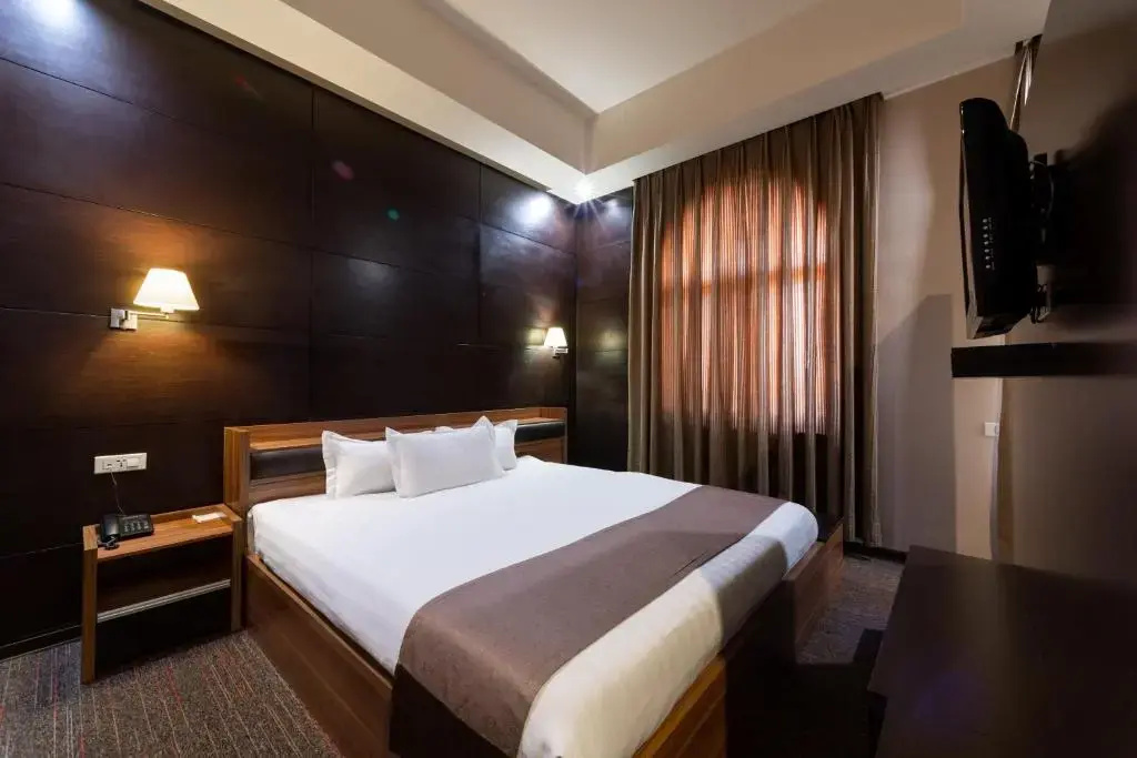 Double Junior Suite (full double bed)