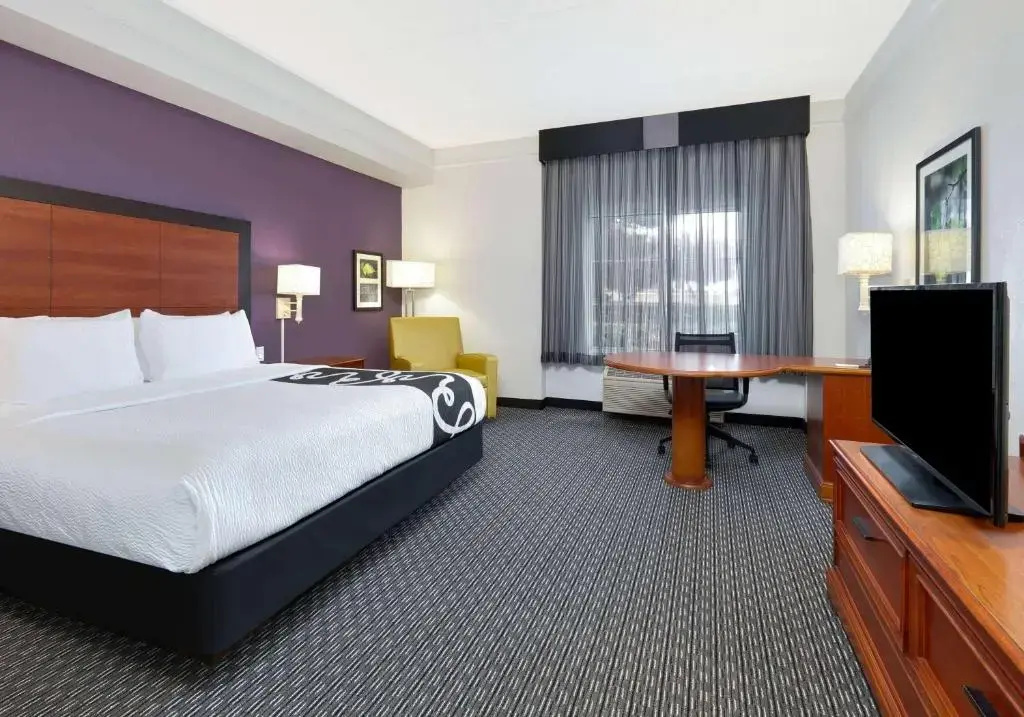 La Quinta Inn & Suites by Wyndham Dallas North Central - Chambres
