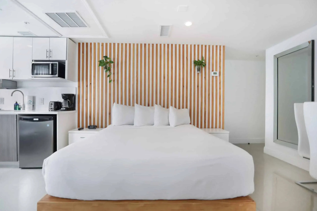 2 Bedrooms Deluxe Corner Suite