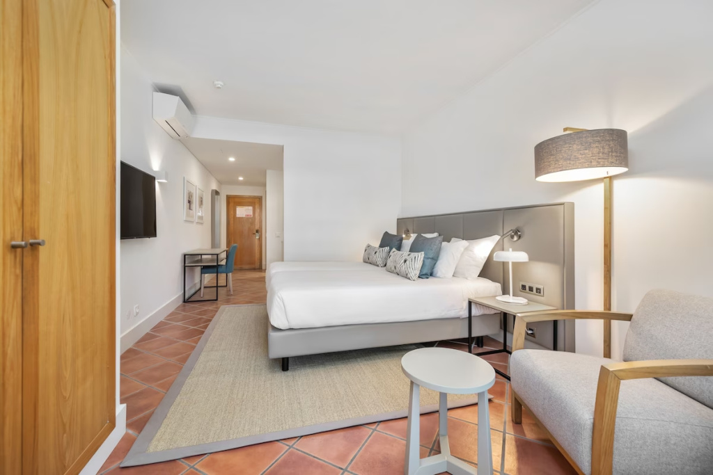 Double Studio (full double bed)