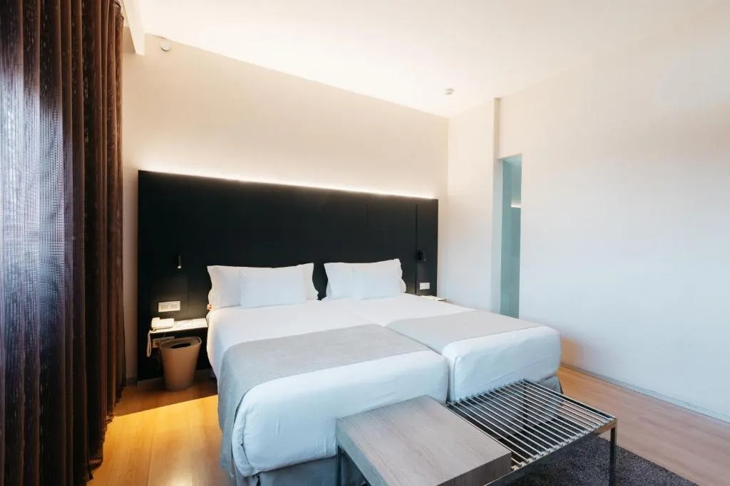 Double Junior Suite with City of Arts and Sciences view (full double bed)