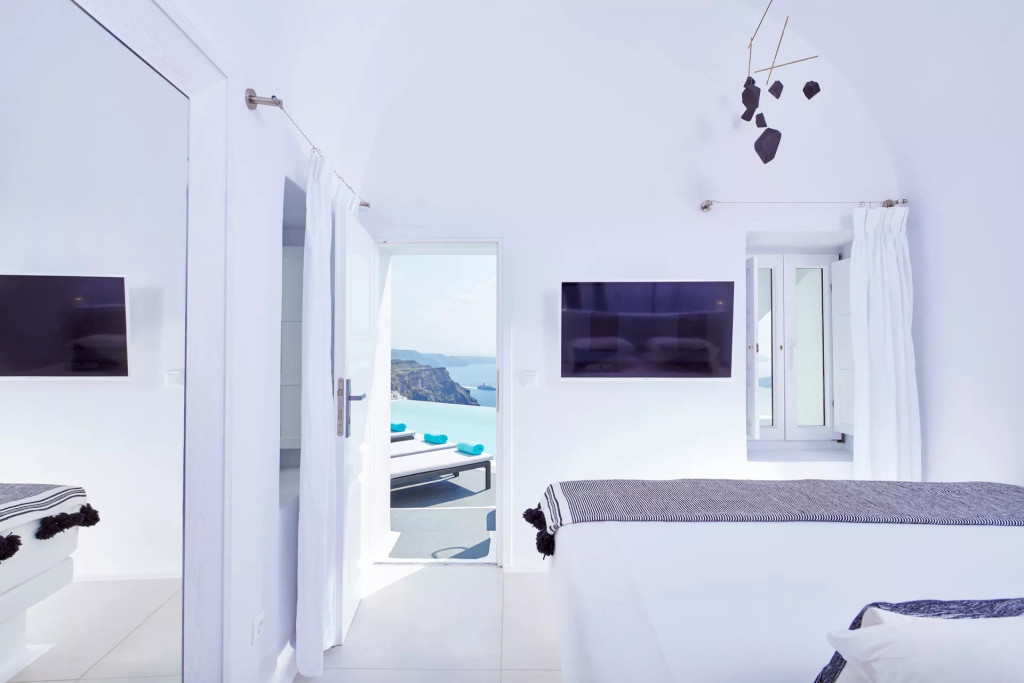 Double Cosmo Suite (full double bed)