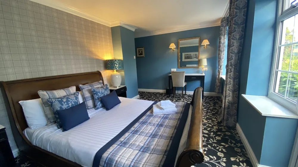 Double Suite (full double bed)
