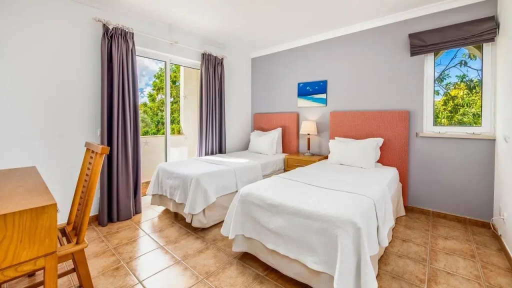 Jardim Da Meia Praia Hotel - Chambres