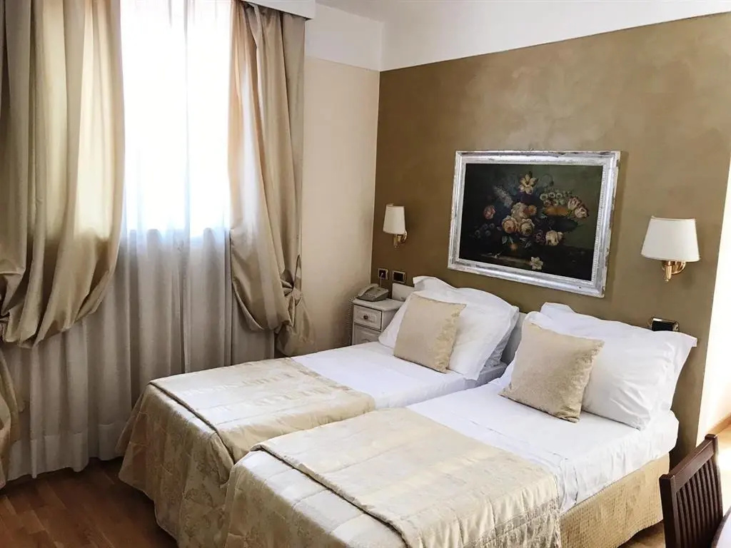 Double room (twin beds)