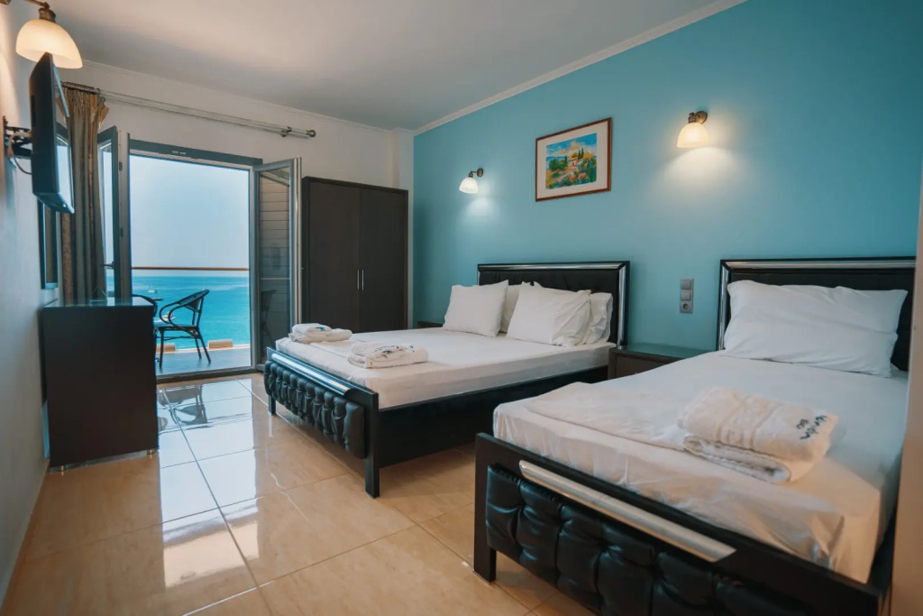 Deluxe Triple room with sea view