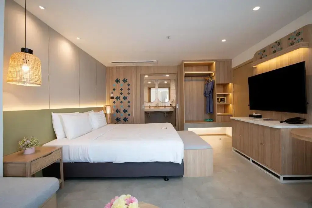 Двухместный люкс с видом на океан двуспальная кровать в Jomtien Thani Hotel