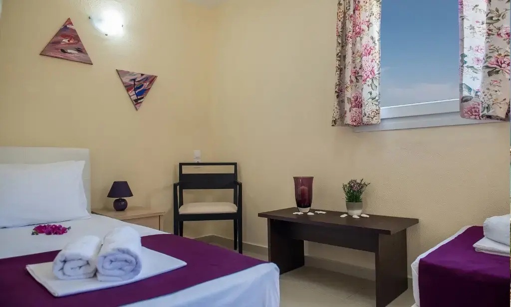 2 Bedrooms Apartment