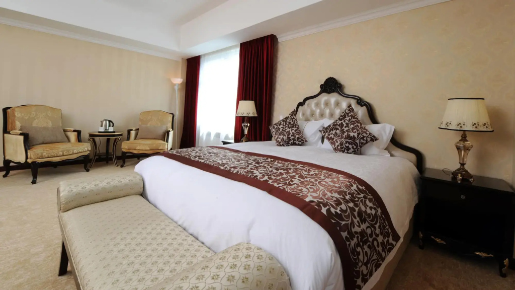 Alpha Double Junior Suite (full double bed)
