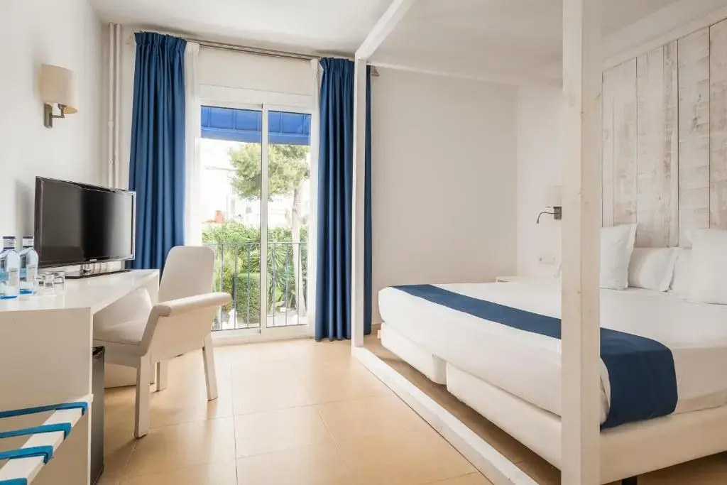Standard Double room with garden view (full double bed)