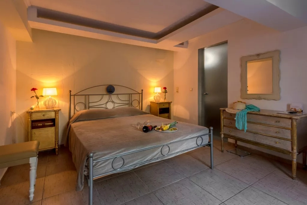 Jacuzzi Double room (full double bed)