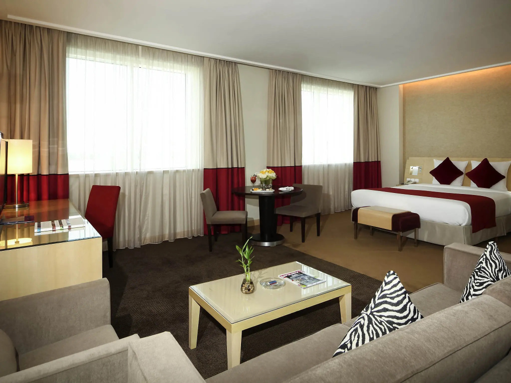 Double Accessible Junior Suite (full double bed)