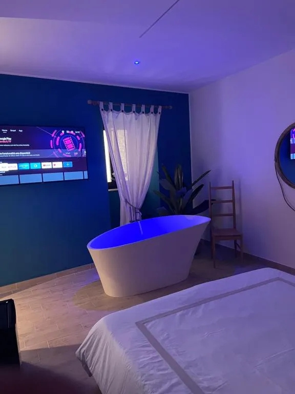 Double Suite (full double bed)