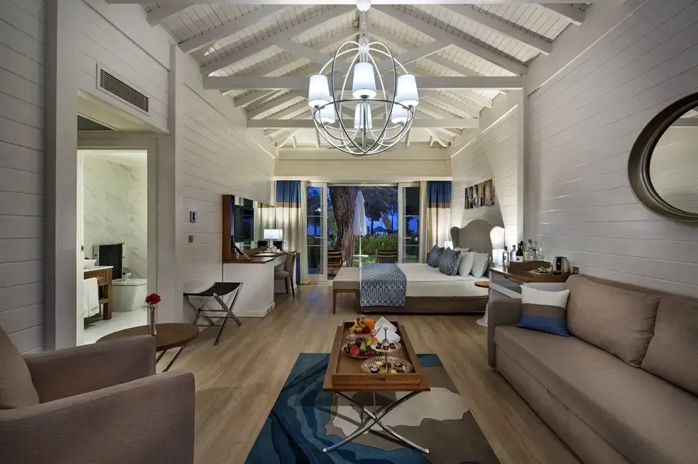 Cedar Double House with lagoon view (full double bed)
