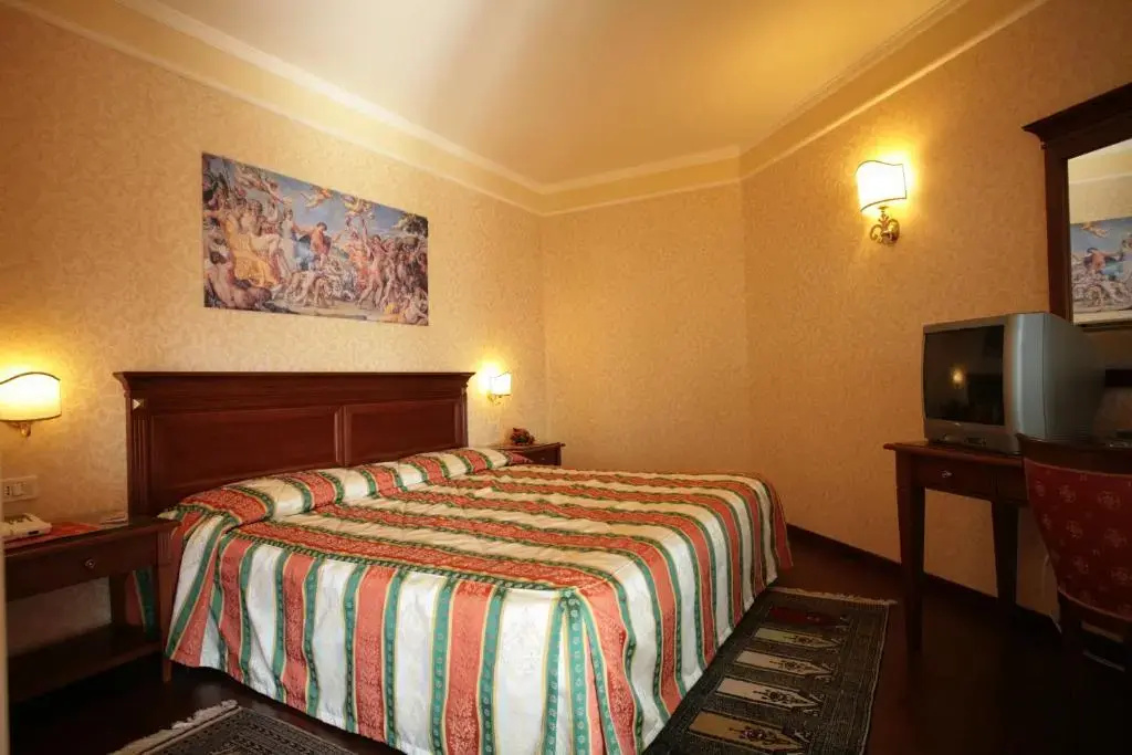 Deluxe Double room with garden view (full double bed)