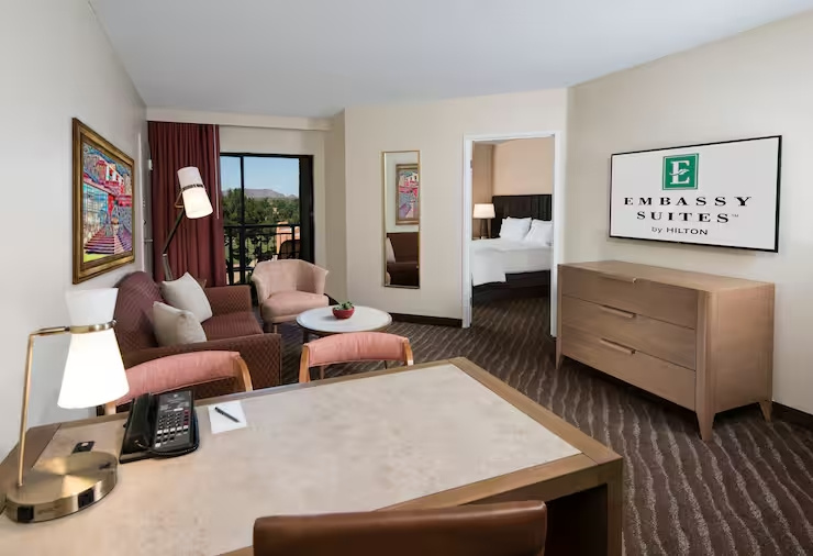 Embassy Suites by Hilton Phoenix Scottsdale - Chambres