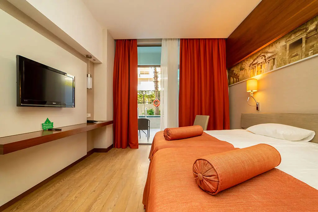 Relax Pool Double room (twin beds)
