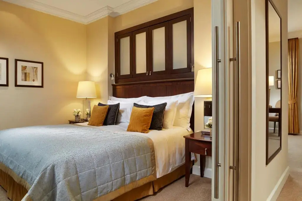 Double Junior Suite (full double bed)