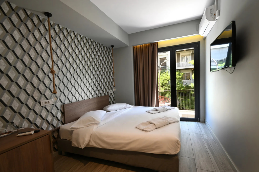 Standard Double room with balcony (full double bed)