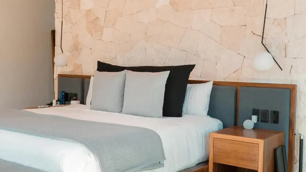 Double Junior Suite with partial sea view (full double bed)
