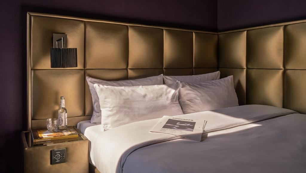 Petite Double room (full double bed)