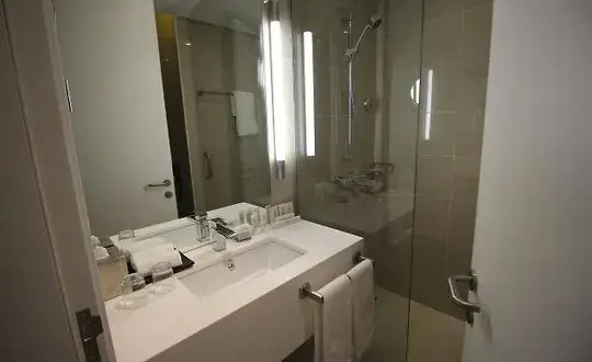 Executive Double Suite with city view full double bed