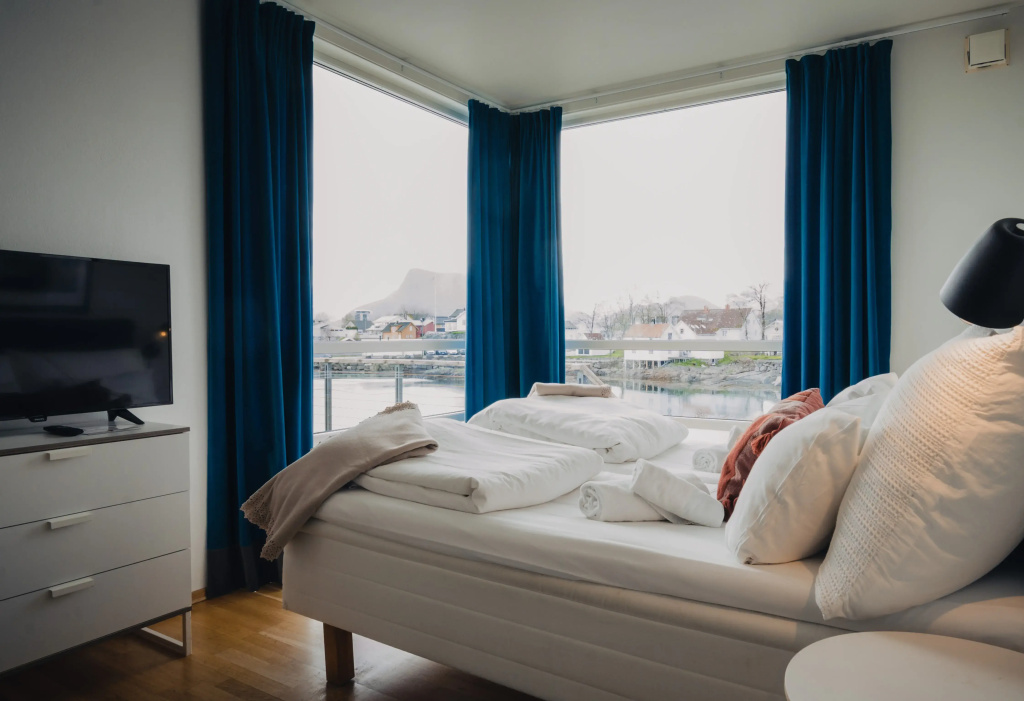 Double room with sea view (full double bed)