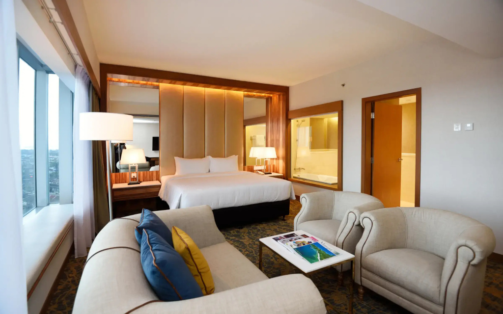 Premium Double Suite full double bed