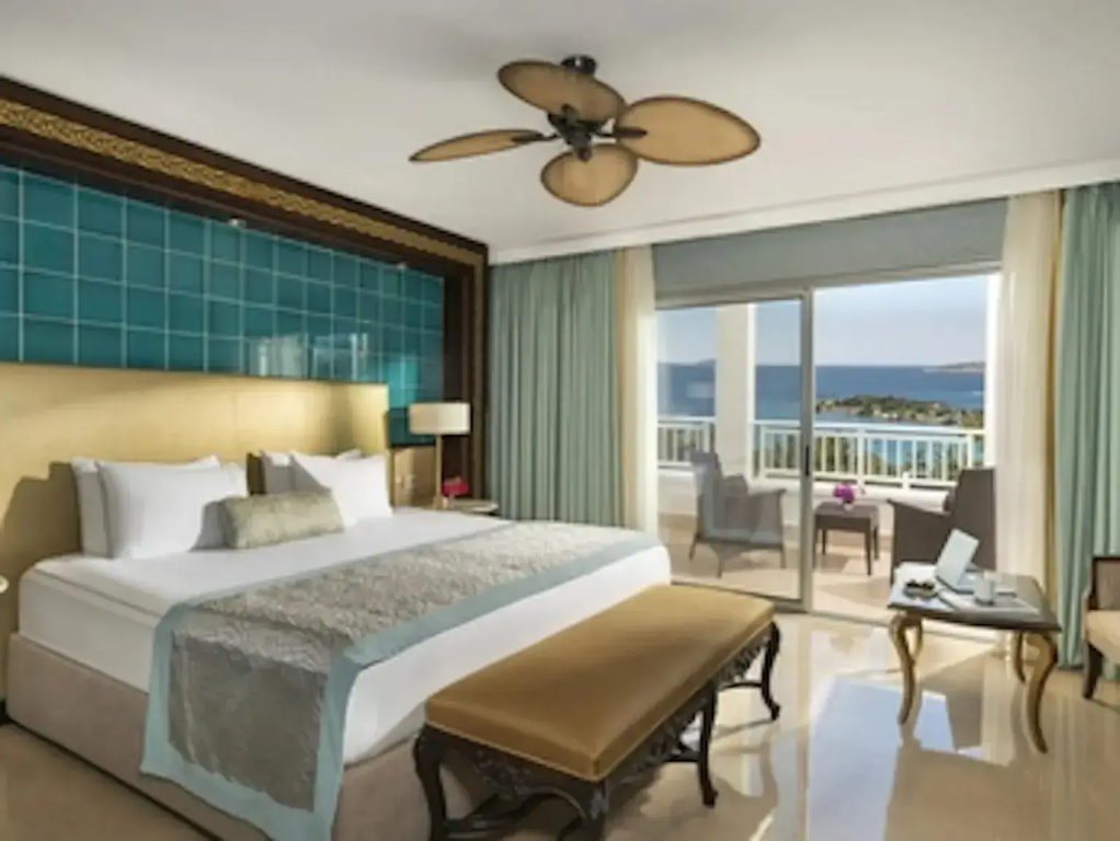 Deluxe Double room with sea view (full double bed)