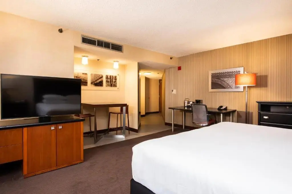 Double Junior Suite (full double bed)