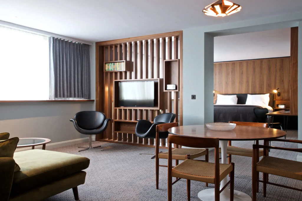 Double Suite (full double bed)