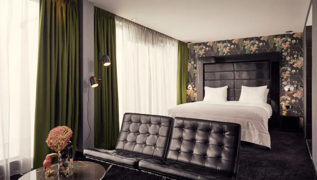 Ebony Double Penthouse Suite (full double bed)