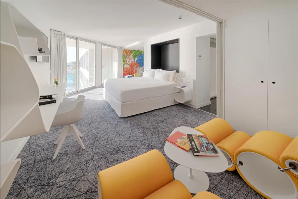 Double Nhow Penthouse (full double bed)