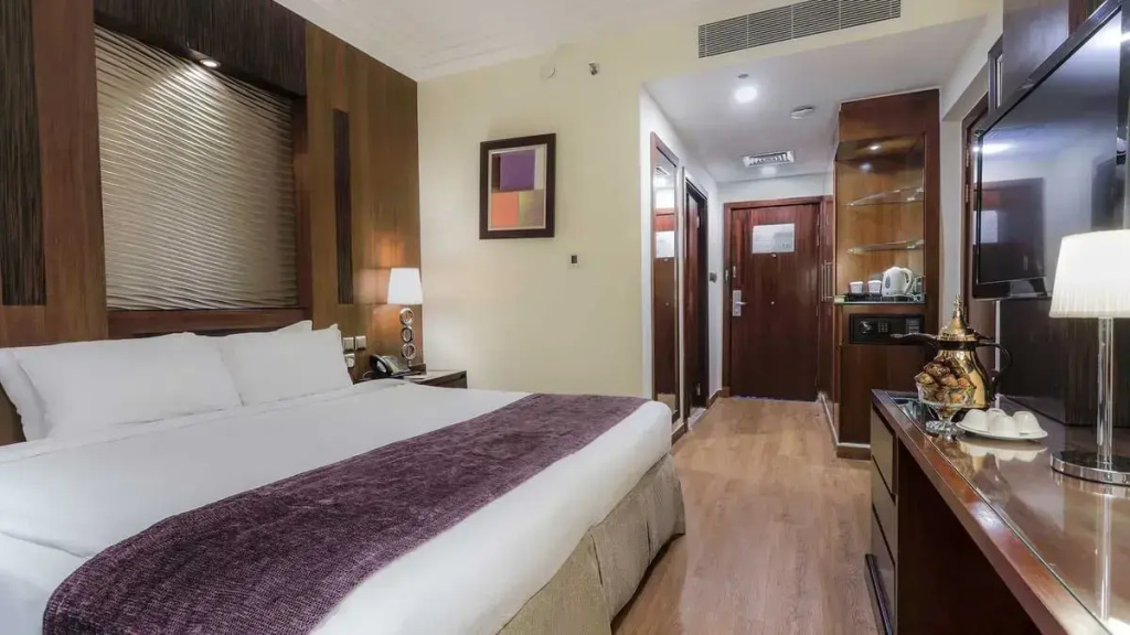 Transient Double room (full double bed)