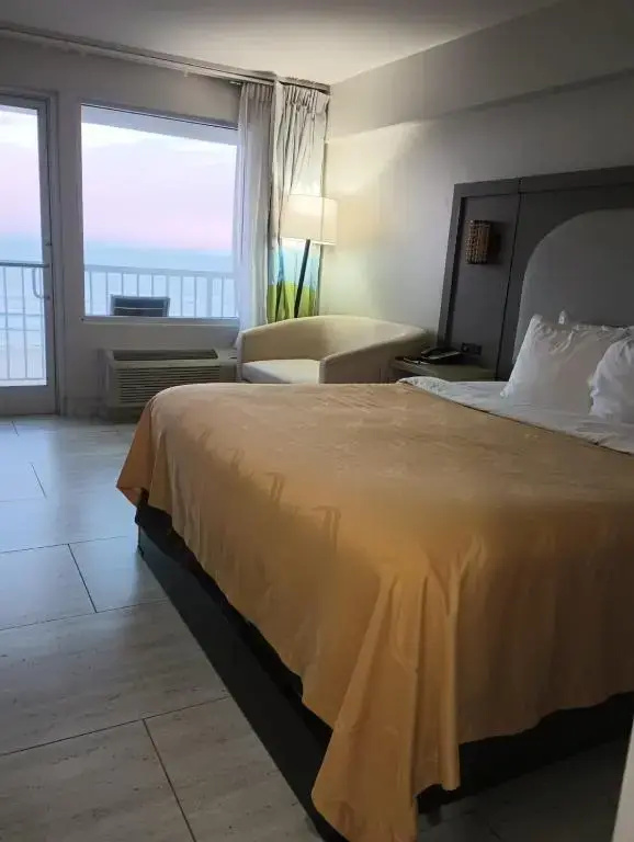 Ocean Front Double room (full double bed)