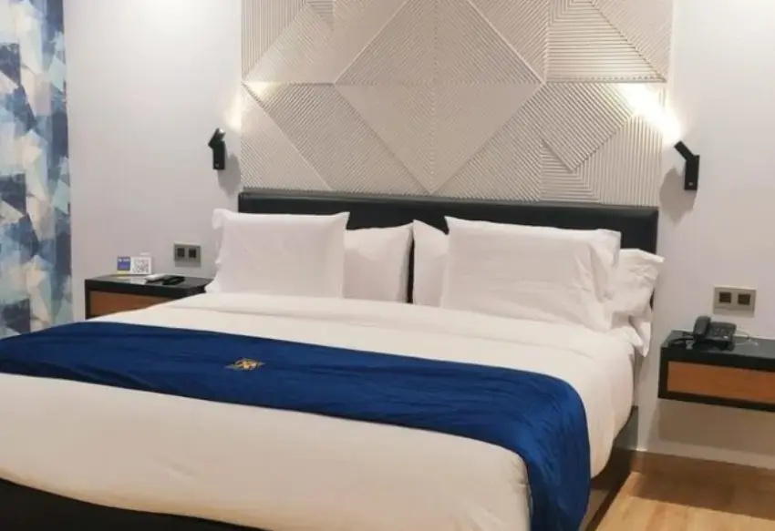 Double Junior Suite (full double bed)