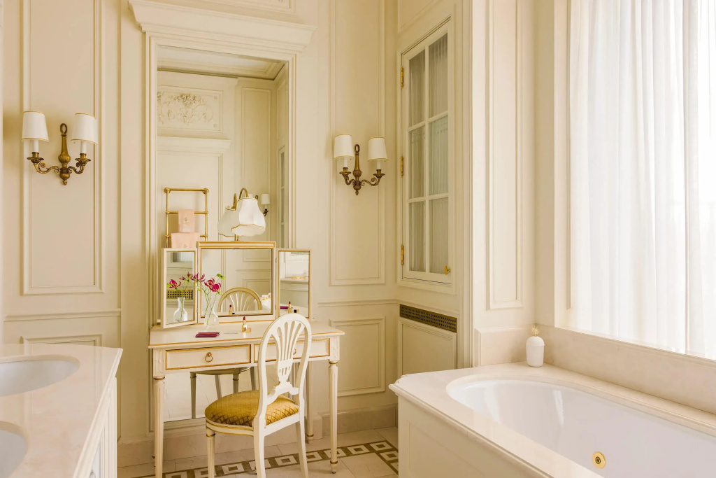 Ritz Paris Hotel 155