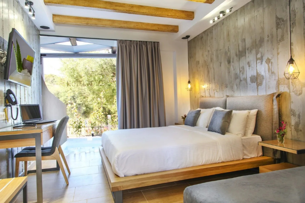 Double Junior Suite (full double bed)