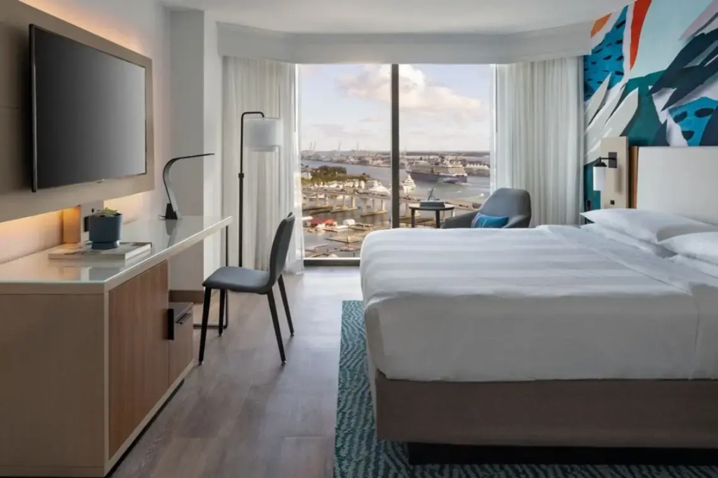 1 Bedroom Vice Presidential Double Suite with Biscayne Bay view (full double bed)