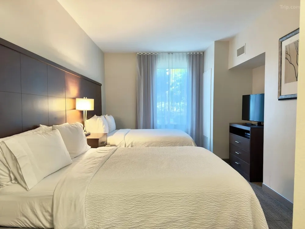 Staybridge Suites Carlsbad by IHG - Chambres