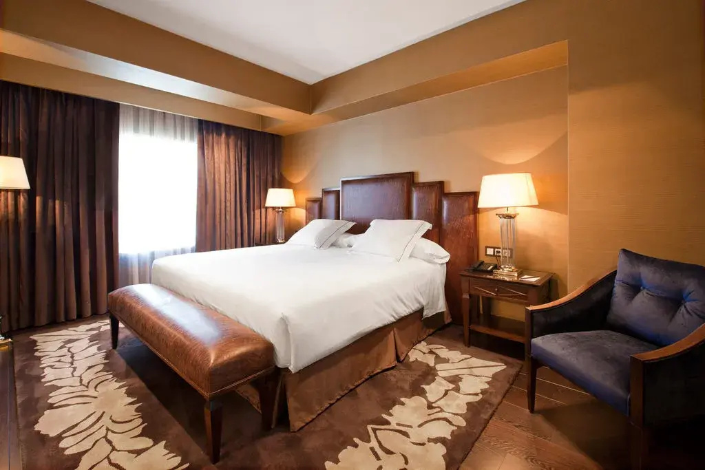 Double Suite (full double bed)