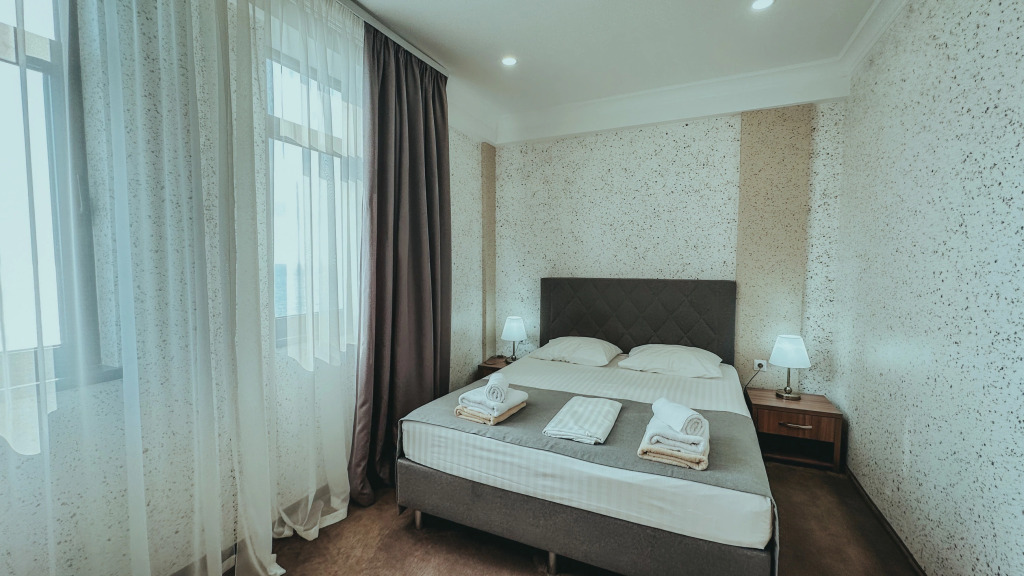 Двухместный полулюкс с видом на море двуспальная кровать в Нарт