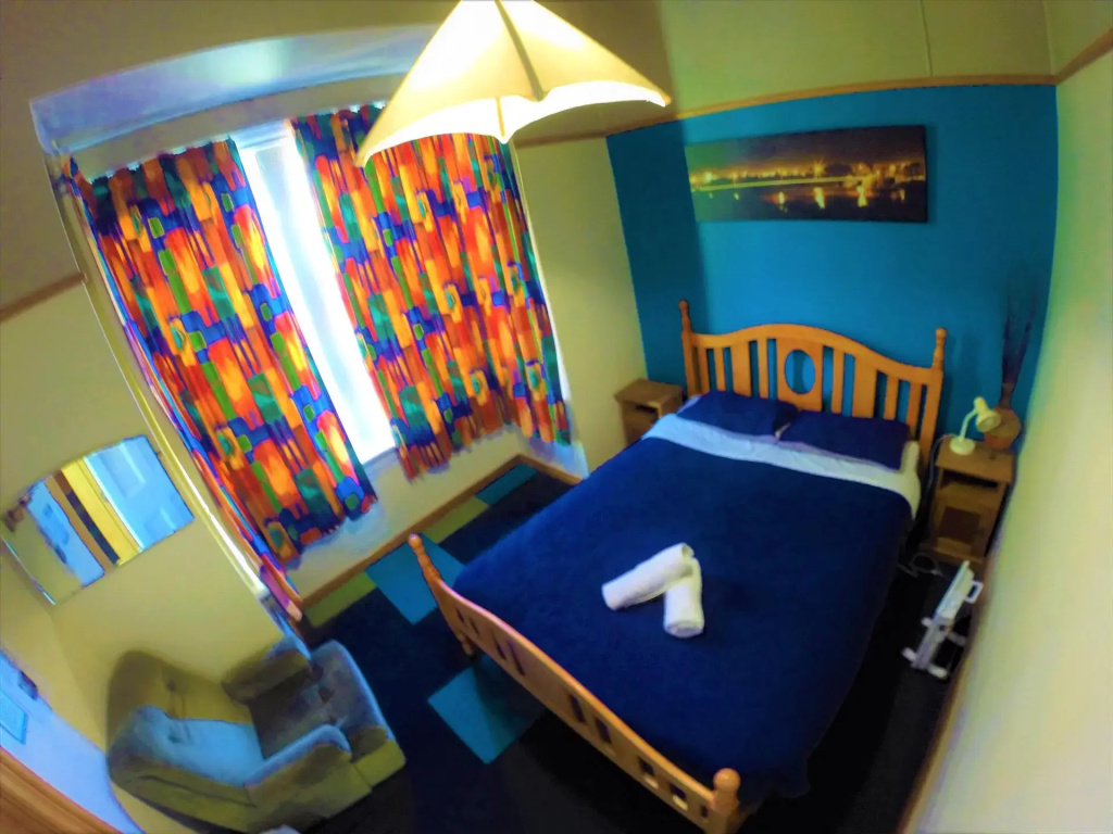 Double room (full double bed)