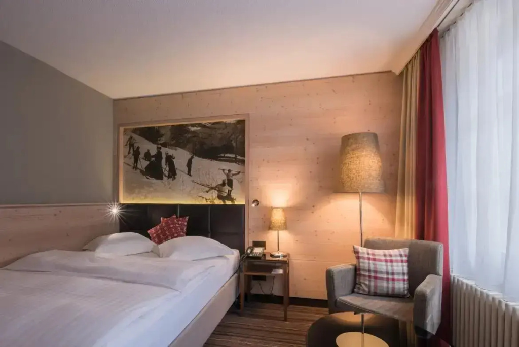 Tiny Double room with balcony (full double bed)