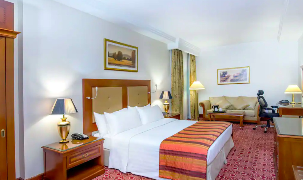Holiday Inn Bur Dubai - Embassy District