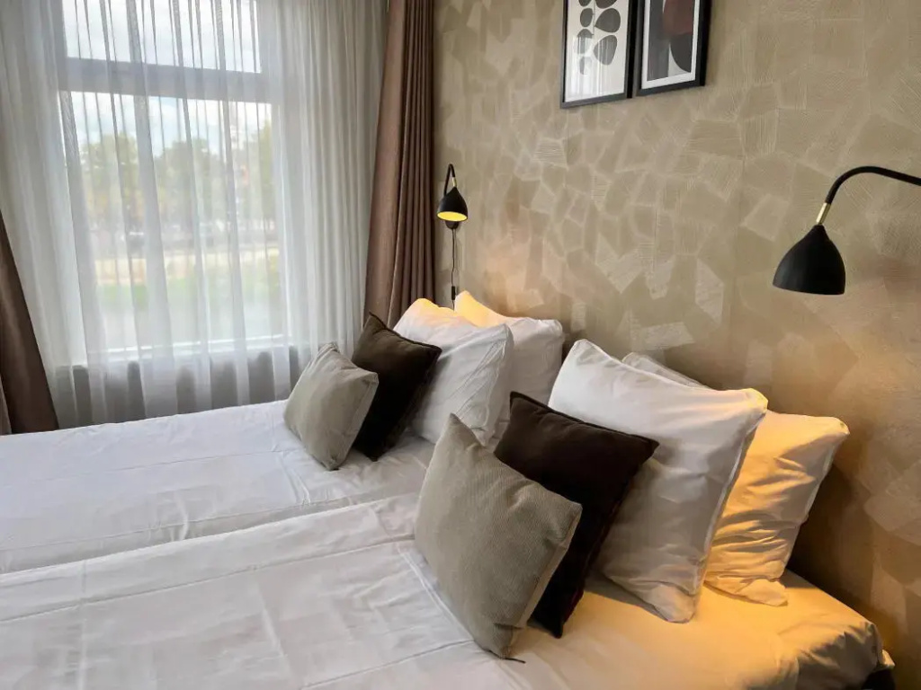 Standard Double room with river view (full double bed)