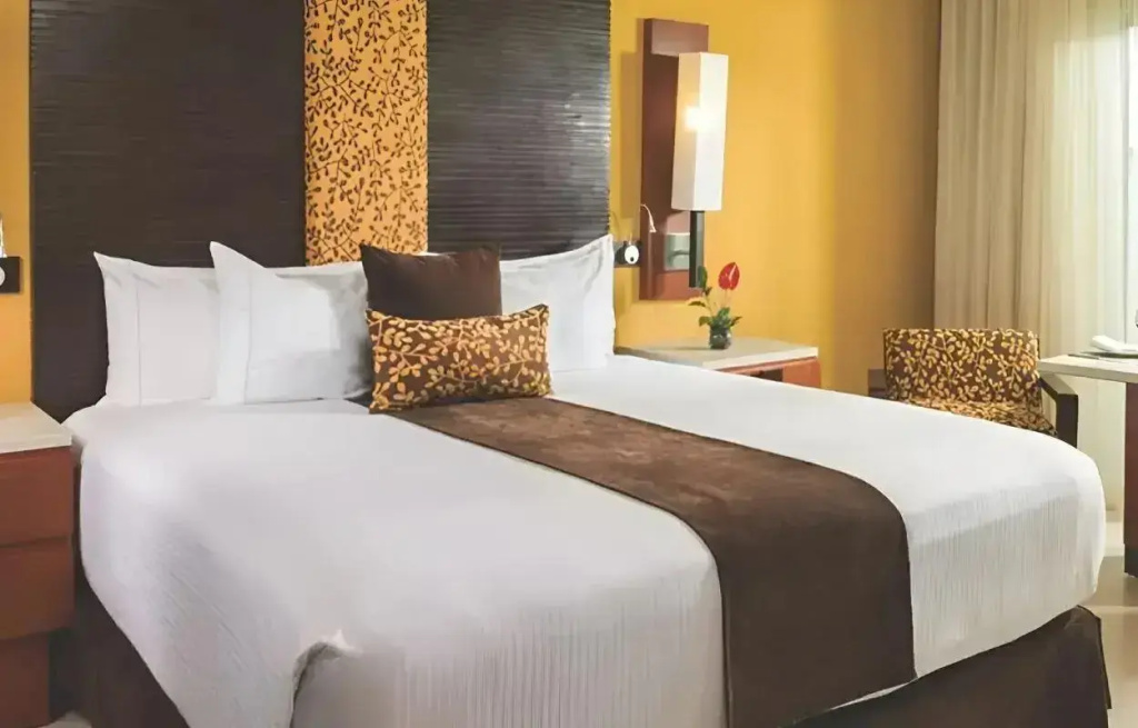2 Bedrooms Suite oceanfront