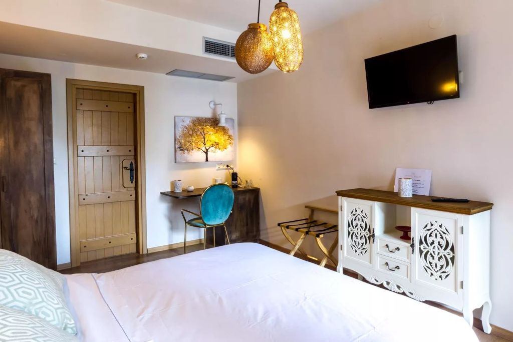Thalia Double room (full double bed)