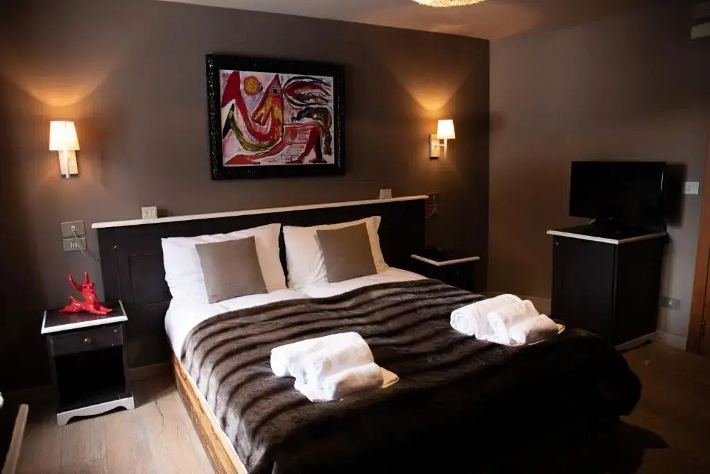 Standard View Double room (full double bed)